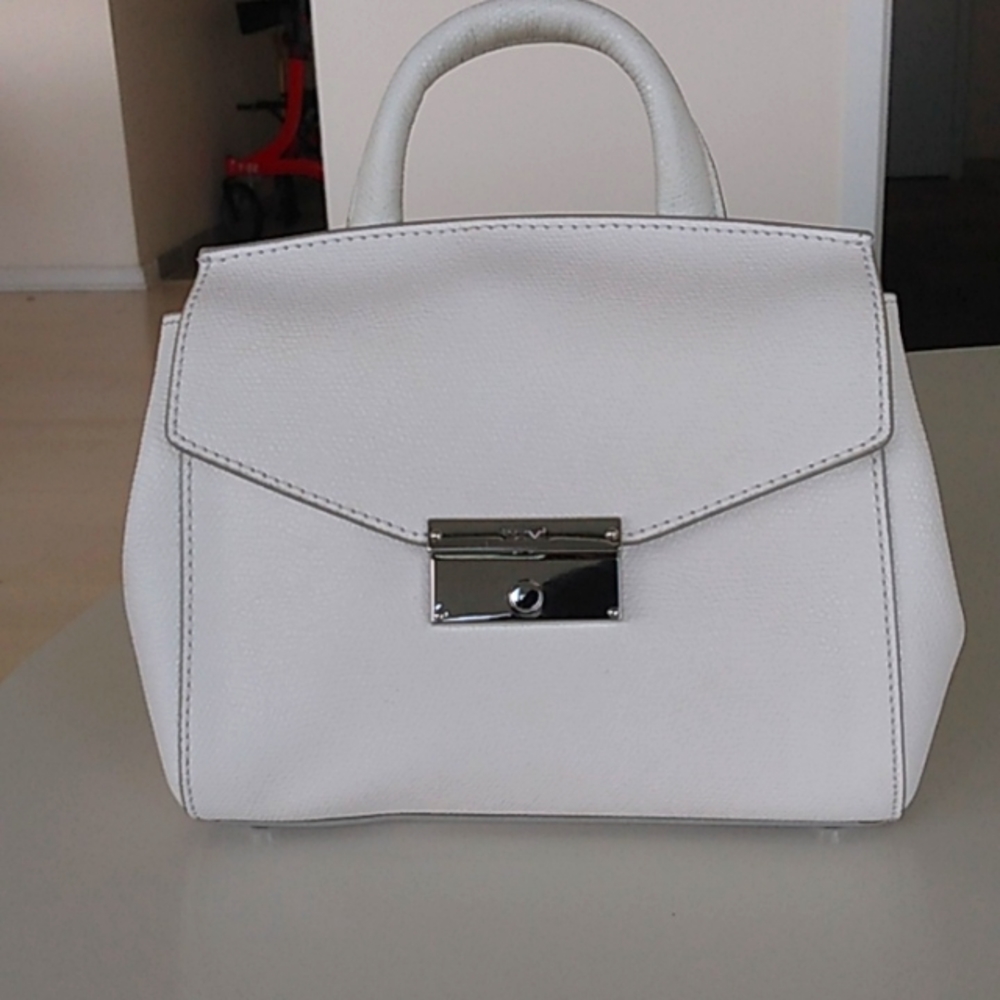 🛍️Tumi leather crossbody. EUC - Picture 3 of 13